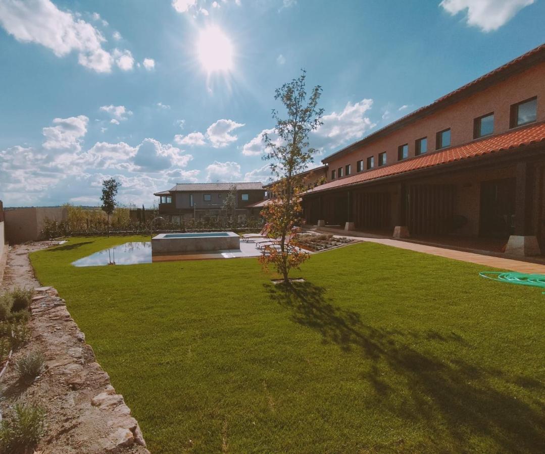 Morille Apartamentos Walden By Gaiarooms מראה חיצוני תמונה